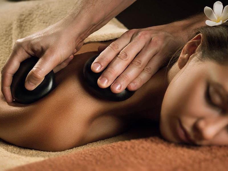 Massage đá nóng là gì?