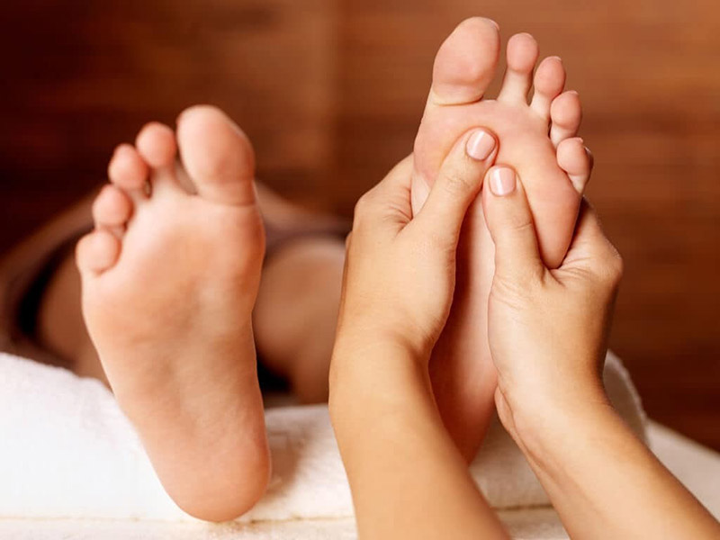 Cách massage chân tại nhà