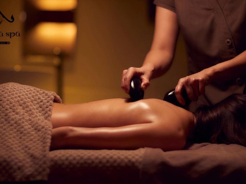 Cải thiện và phục hồi sức khỏe với đá nóng massage